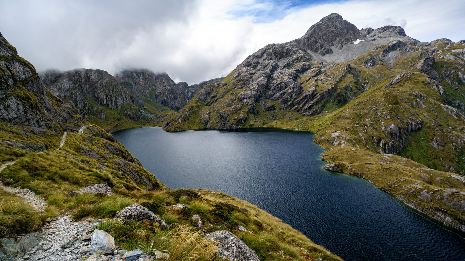 Routeburn Track: Lake Harris below Harris Saddle/Tarahaka Whakatipu, Mount Aspiring National Park, New Zealand